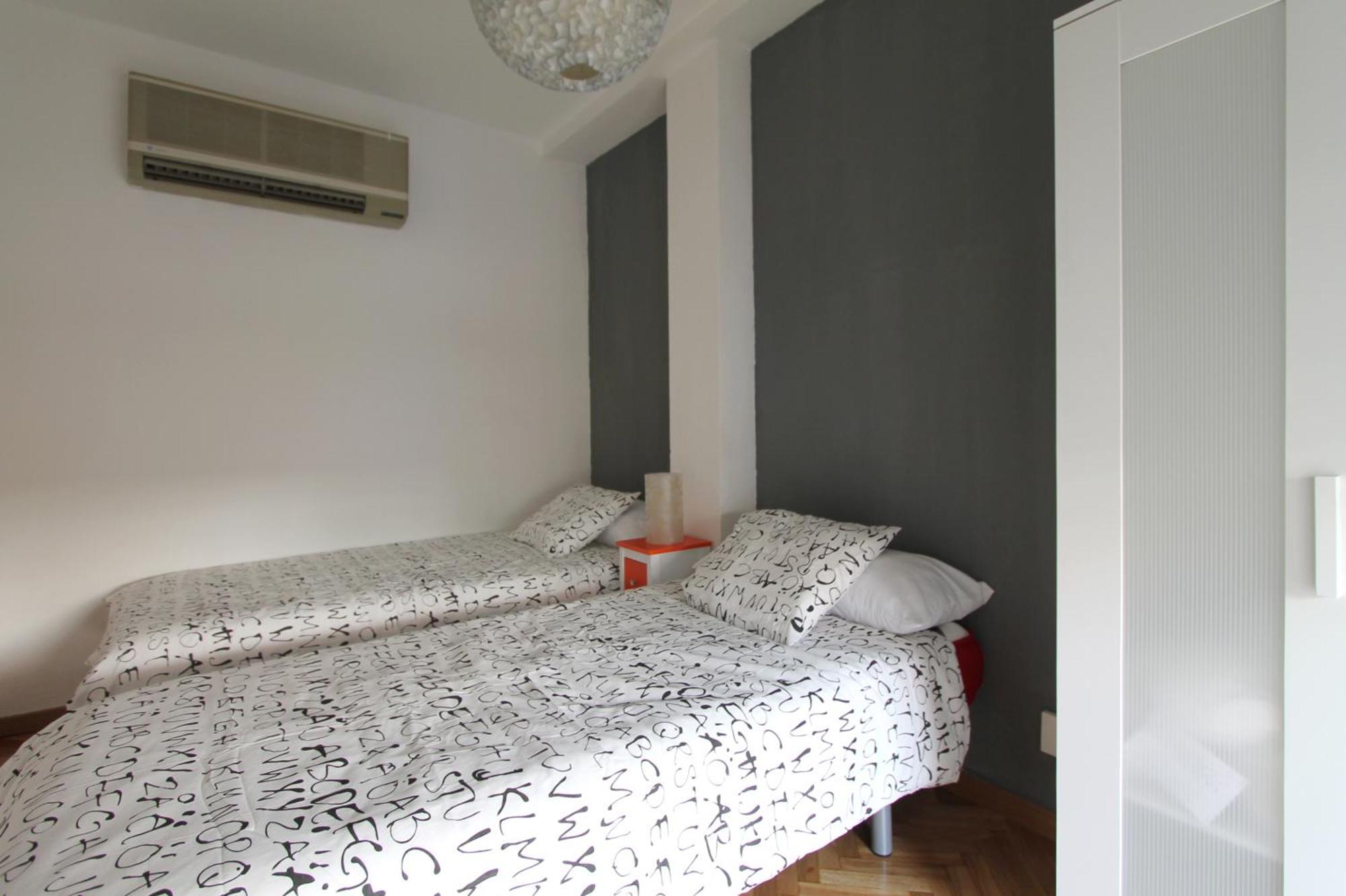Apartamentos Goyescas Deco Мадрид Номер фото